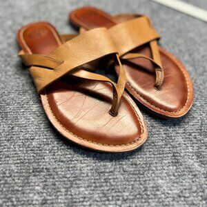 Gianni Bini GB pre-owned leather thong sandal Women's size 10 Tan-Brown